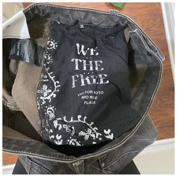 NWT FREE PEOPLE WE THE FREE VECTOR MOTO JEANS, SIZE 28 Groovy Grunge Retro Rock - Picture 4 of 14